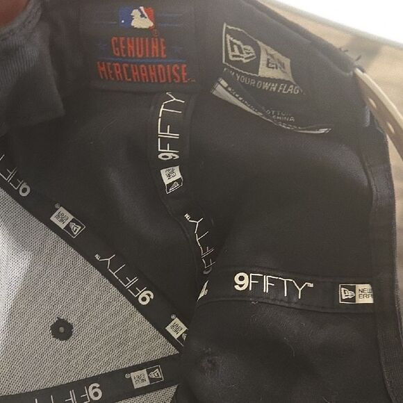 New Era Black and Camouflage New York Yankees Hat - Picture 6 of 6